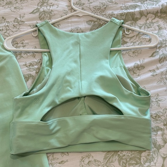 All in Motion Light Green Activewear - Picture 3 of 4